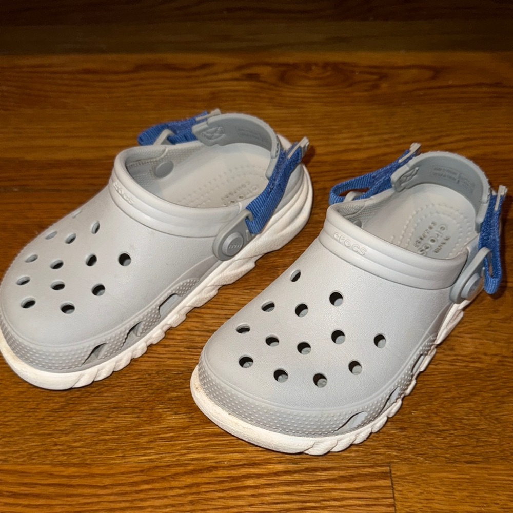 CROCS Boys size 13 Duet adjustable